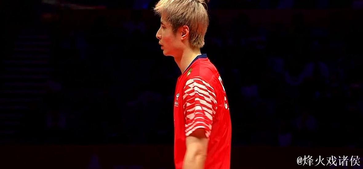 石宇奇2：0击败昆拉武特！主场助威晋级决赛，国羽提前锁定三枚金牌，女双意外淘汰