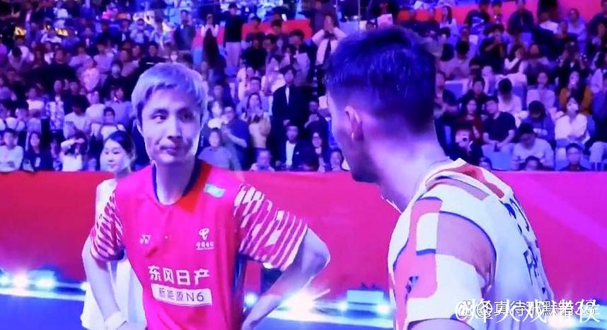 石宇奇2：0击败昆拉武特！主场助威晋级决赛，国羽提前锁定三枚金牌，女双意外淘汰